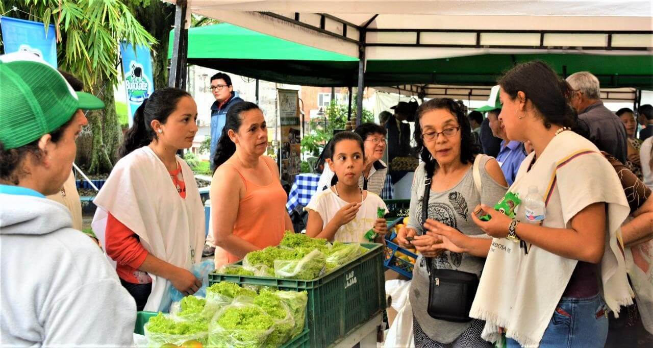 Photo of Con Mercado Campesino, la Alcaldía se vincula este domingo a celebración del Día del Ganadero
