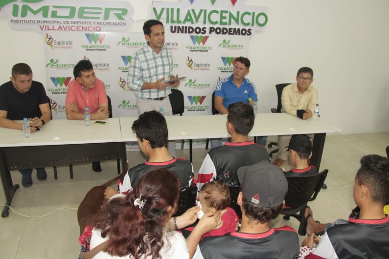 Photo of Deportistas reconocieron labor del alcalde Wilmar Barbosa en favor del BMX villavicense